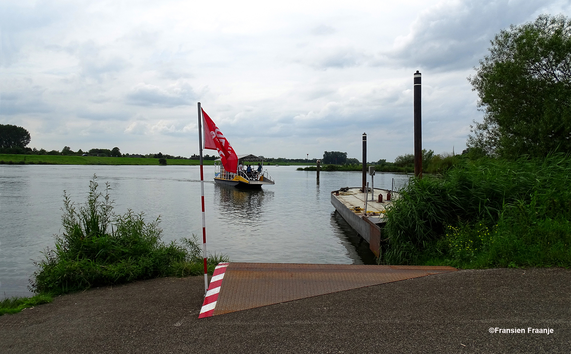 Hier ligt de aanlegsteiger voor de fietsveerpont Foto: ©Fransien Fraanje