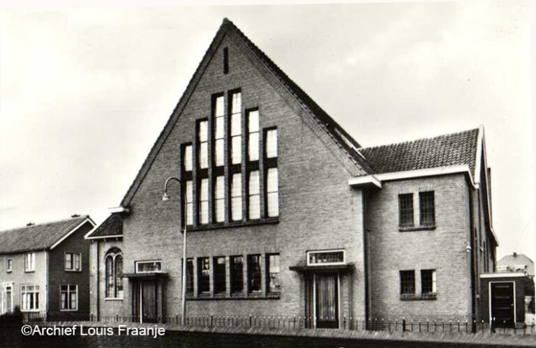 Het inmiddels verdwenen kerkgebouw aan de ds. Fraanjestraat in Barneveld – Foto: ©Archief Louis Fraanje